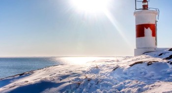 Fyr i vinterskärgård