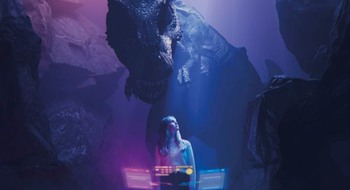 Ung person står i en virteull värld framför en dinosaurie.
